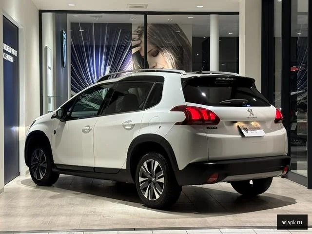 Peugeot 2008 4