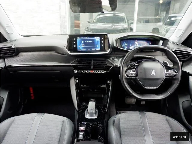 Peugeot 2008 6
