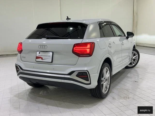 Audi Q2 5