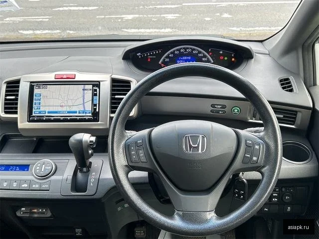 Honda Freed Spike 4