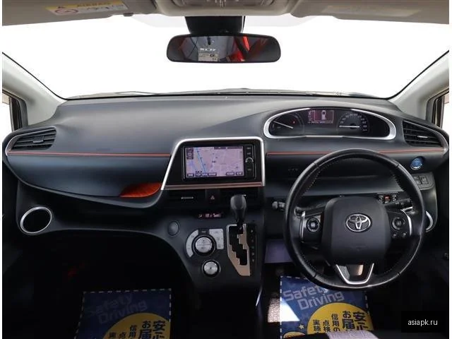 Toyota Sienta 5