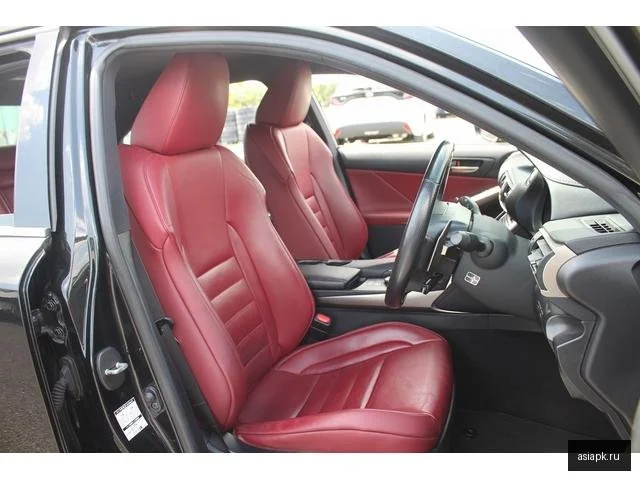 Lexus IS300h 3