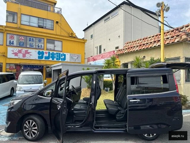 Toyota Esquire 6