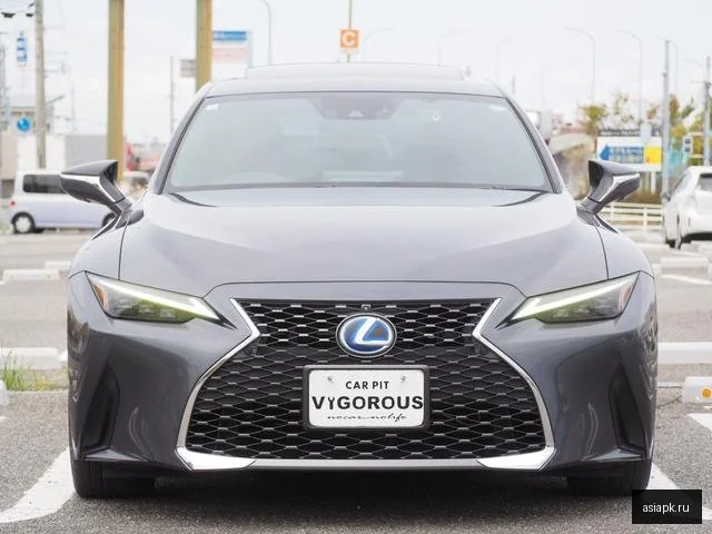 Lexus IS300h 4