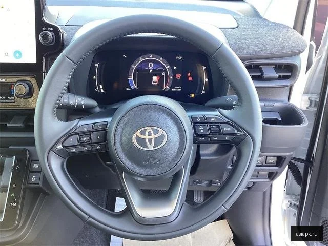 Toyota Sienta 6