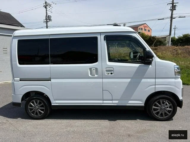 Daihatsu Atrai 5