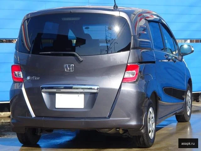 Honda Freed Spike 3