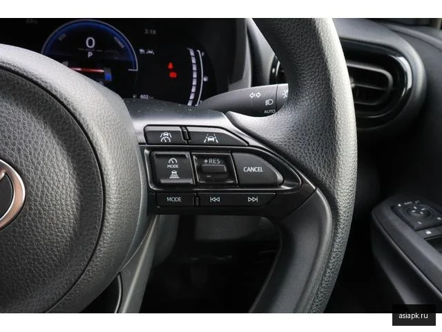 Toyota Yaris 5