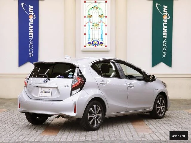 Toyota Aqua 3
