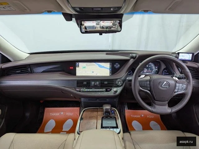 Lexus LS350 3