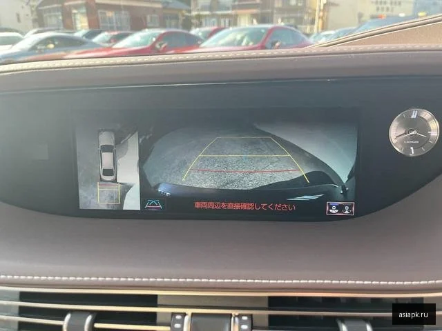 Lexus LS350 6