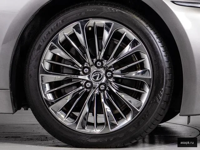 Lexus LS500h 4