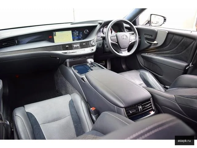 Lexus LS350 4