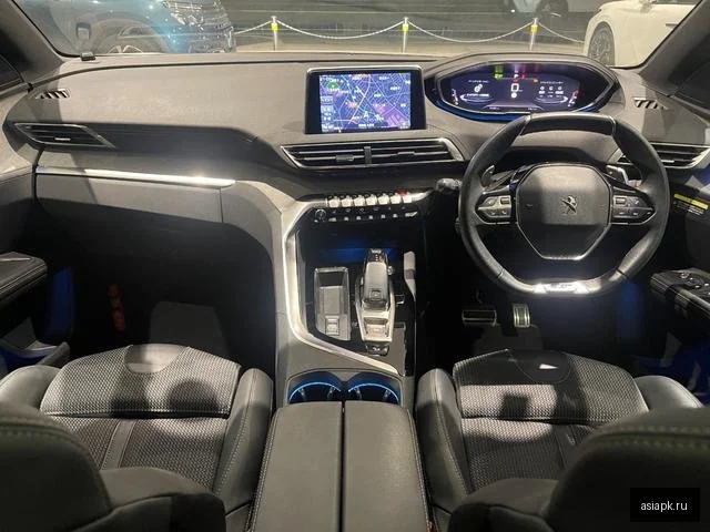 Peugeot 5008 4