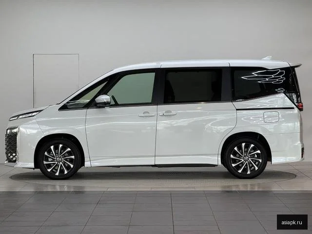Toyota Voxy 6