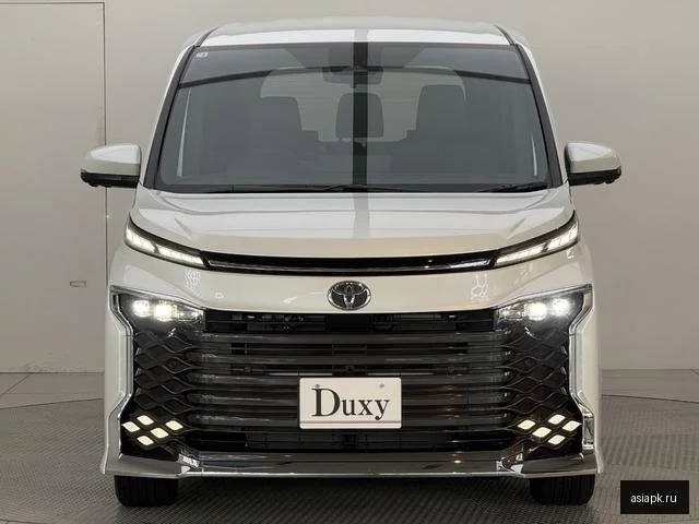 Toyota Voxy 4