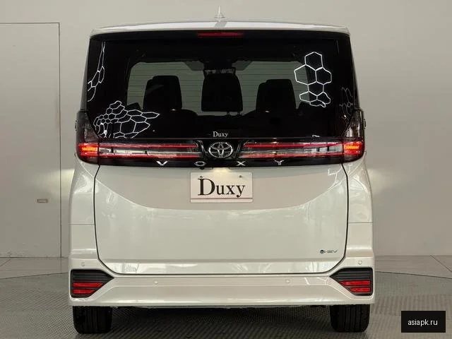 Toyota Voxy 5
