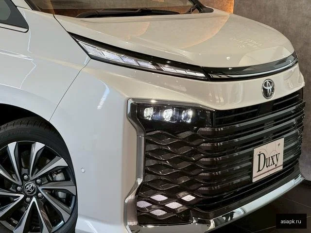 Toyota Voxy 4