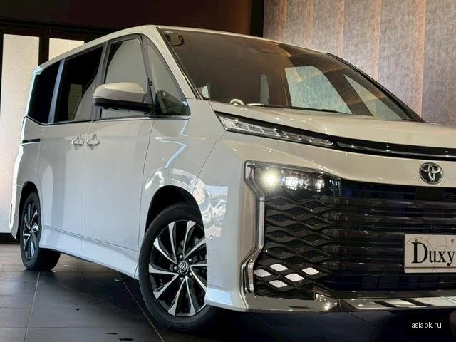 Toyota Voxy 5