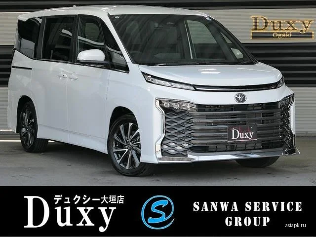 Toyota Voxy 2