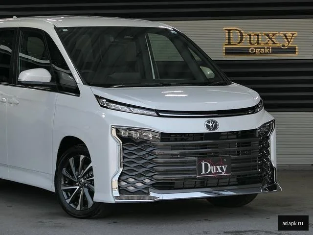 Toyota Voxy 3