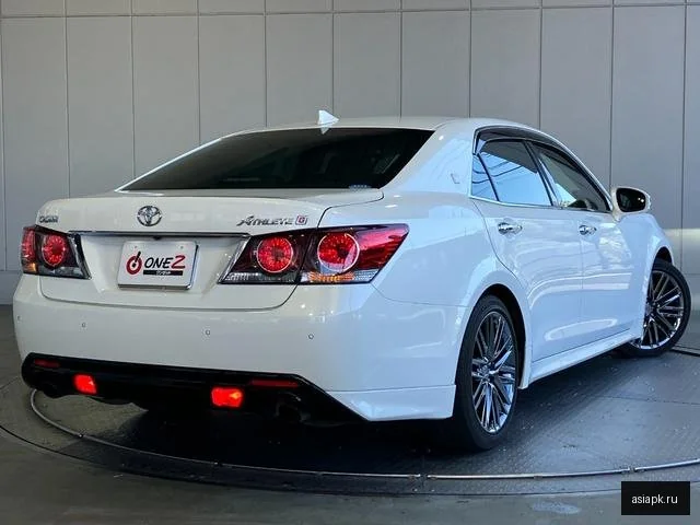Toyota Crown 3