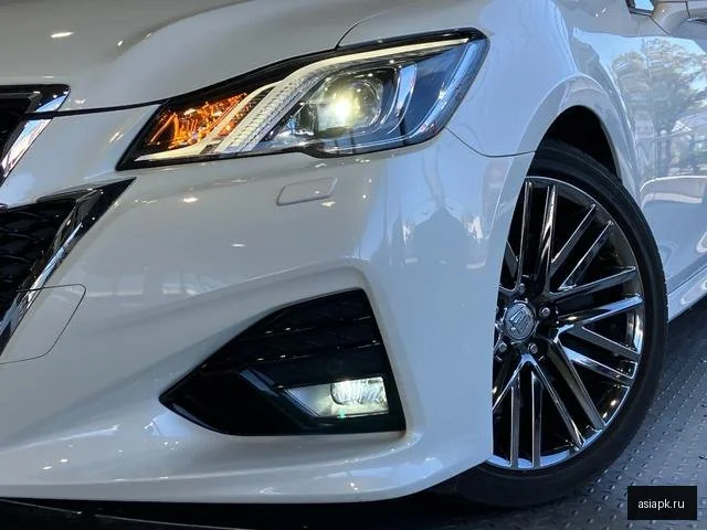Toyota Crown 5