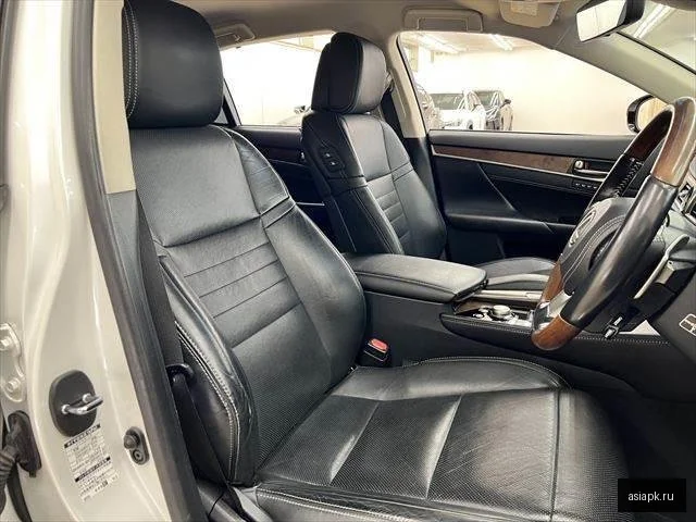 Lexus GS300h 4