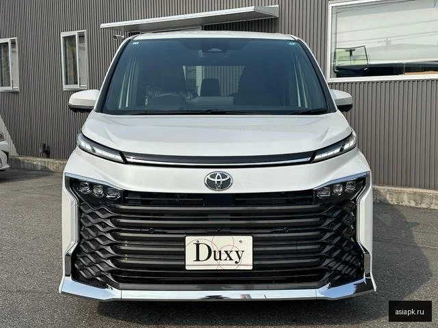 Toyota Voxy 5
