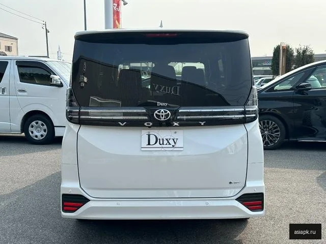Toyota Voxy 6