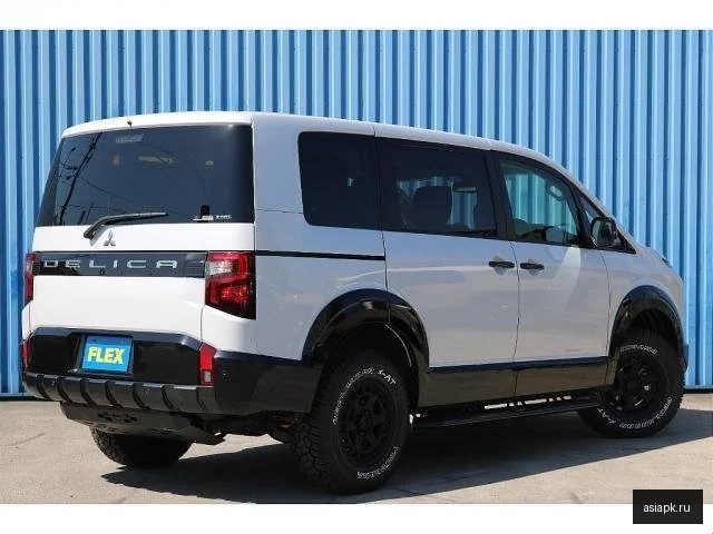Mitsubishi Delica D:5 3