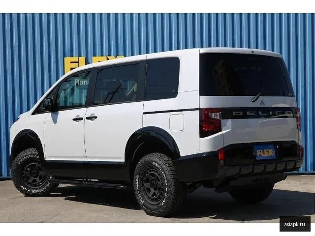Mitsubishi Delica D:5 5