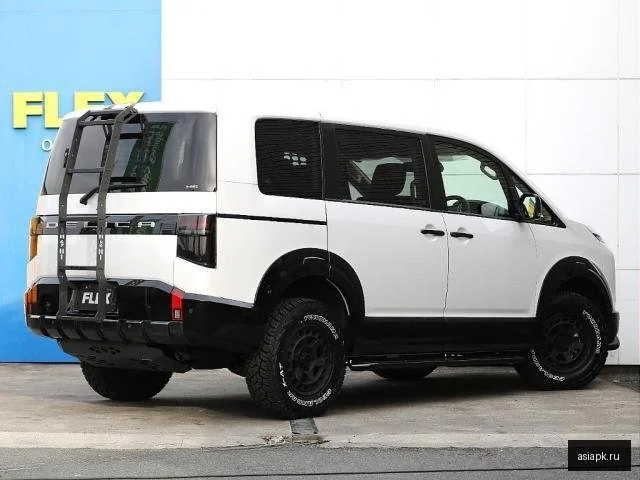 Mitsubishi Delica D:5 5