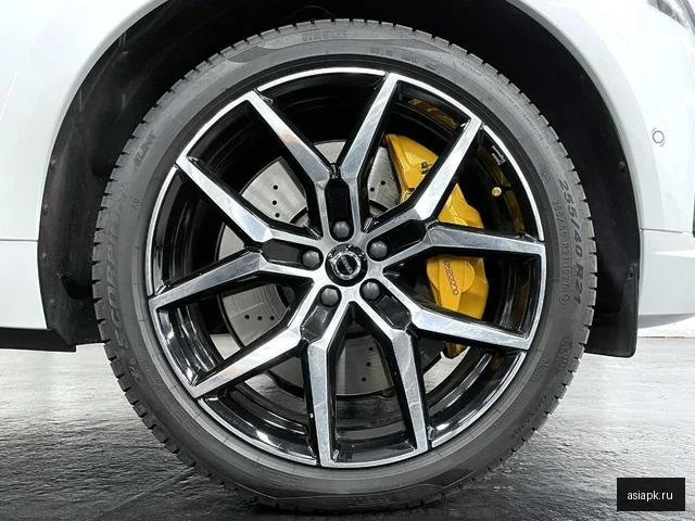 Volvo XC60 4