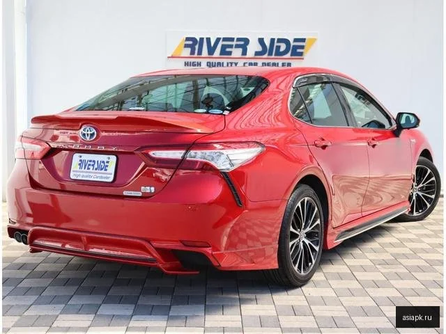Toyota Camry 4