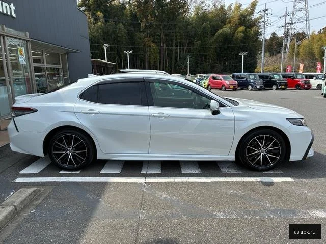 Toyota Camry 6