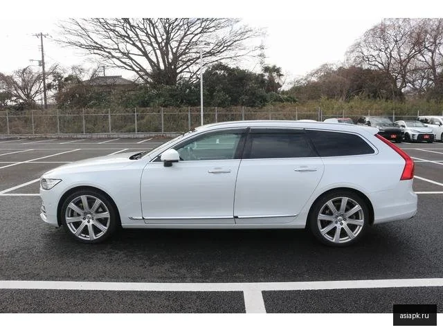 Volvo V90 6