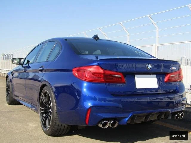 BMW M5 4
