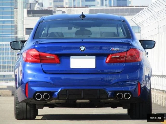 BMW M5 6