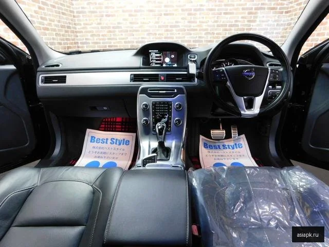 Volvo XC70 6