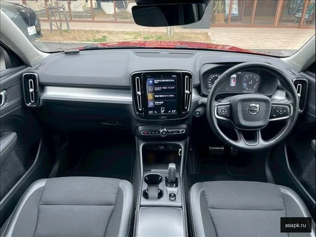 Volvo XC40 3