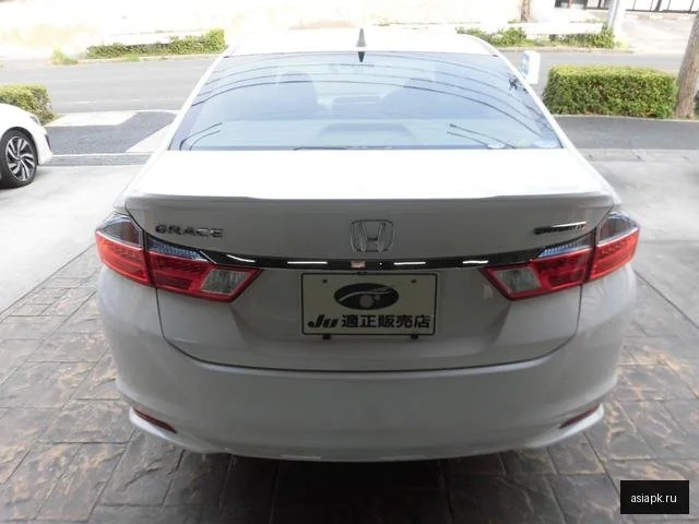 Honda Grace 4