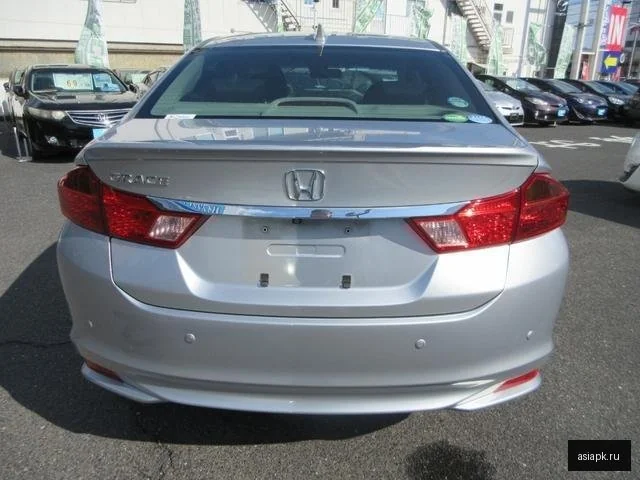 Honda Grace 4
