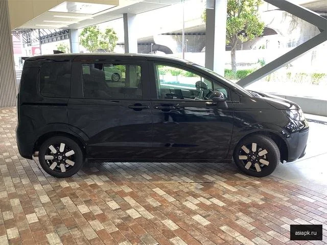Honda Freed 5