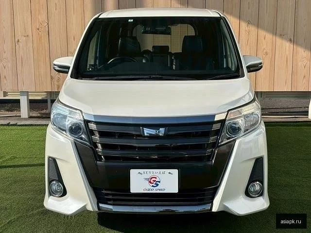 Toyota Noah 4