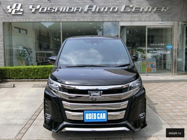 Toyota Noah 3