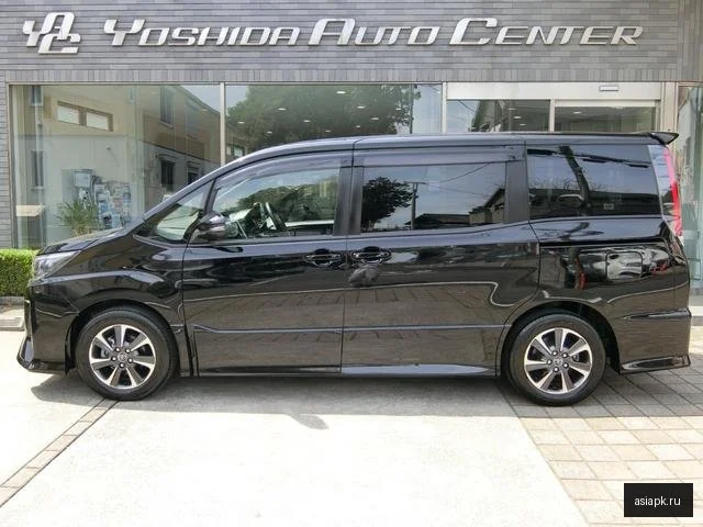 Toyota Noah 4