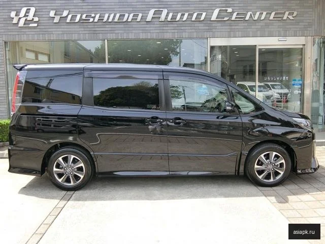 Toyota Noah 5
