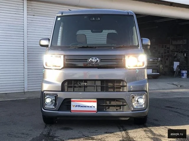 Toyota Pixis Mega 4