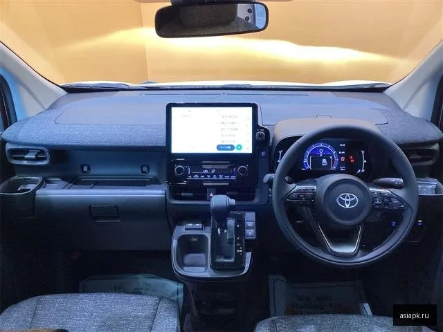 Toyota Sienta 6